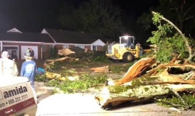 ΗΠΑ: Ανεμοστρόβιλος σαρώσε το Μισισίπι, καταστρέφοντας κτήρια και μεγάλες προκαλώντας ζημιές
