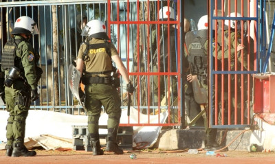 Πανικός στη Νέα Σμύρνη - Επεισόδια πριν και μετά το Πανιώνιος-Ηλιούπολη (photos+video)