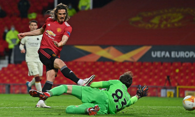 Μάντσεστερ Γιουνάιτεντ: Έγινε η ανατροπή - Υπέγραψε νέο συμβόλαιο ο Καβάνι