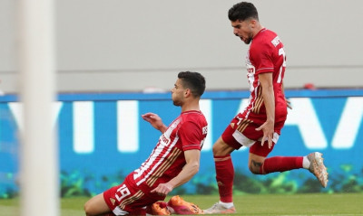 Ολυμπιακός-ΠΑΟΚ: Γκολ ο Μασούρας, αποχώρησε ο Σωκράτης - Ζήτησε πέναλτι ο Ουάρντα