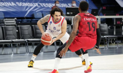 Αναντολού Εφές-Γκαζιαντέπ 96-73: «Καθάρισε» με Μόερμαν