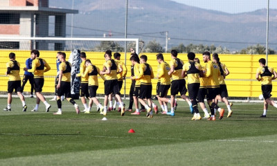 ΑΕΚ: Μπήκαν τρεις, αύριο κληρώνει για Αλμπάνη