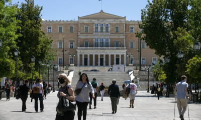 Κρούσματα σήμερα: Στην Αττική οι 613 μολύνσεις, ανησυχία για Θεσσαλονίκη, Αιτωλοακαρνανία