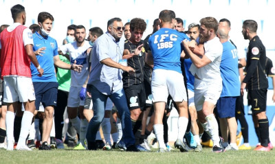 Χαμός στην Νίκαια: Ανατροπή και δύο αποβολές (videos+photos)