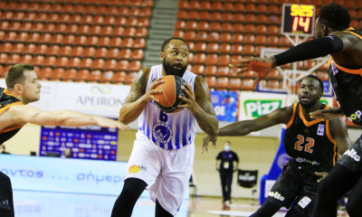 Λάρισα: Ο Παπανικολόπουλος κρατάει Σμιθ!