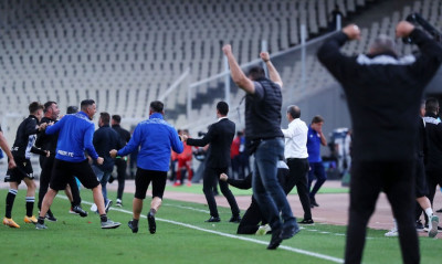 Ολυμπιακός-ΠΑΟΚ: Τρέλα με τη λήξη στον «Δικέφαλο» - Έκλαιγαν Πάμπλο και παίκτες! (video+photos)