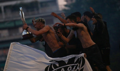 ΠΑΟΚ: «Κάηκε» η Θεσσαλονίκη για τους Κυπελλούχους - Ξέφρενο πάρτι μέχρι το πρωί (photos+videos)