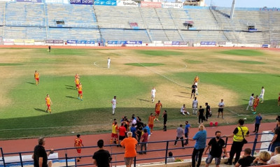 Πλακώθηκαν στη Νέα Σμύρνη - Επεισόδια στο Καλλιθέα-Ιάλυσος (photos+video)