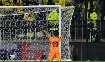 Τελικός Europa League: Ο Ρούλι δίνει το τρόπαιο στη Βιγιαρεάλ! (Videos+Photos)