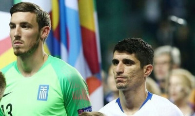 Μάνταλος-Μπάρκας: Οι διακοπές με τις συντρόφους τους και τα τρυφερά ενσταντανέ στην παραλία (vid)