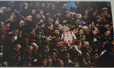 Απορία για την «ερυθρόλευκη» υπερπροβολή στο κέντρο της Αθήνας - Τι λέει ο Δήμος (photos+video)