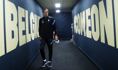 Φαν’τ Σχιπ: «Μ’ ενοχλεί που η Εθνική Ελλάδας δεν είναι στο Euro» (photos)