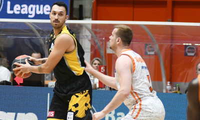 Προμηθέας-ΑΕΚ: Αποβλήθηκε και ξέφυγε o Αγραβάνης κατά των διαιτητών (video)