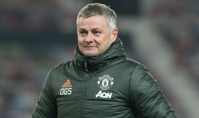 Μάντσεστερ Γιουνάιτεντ: Πάει για το «μπαμ» στην άμυνα (photos+video)