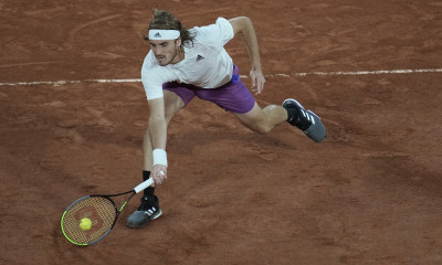 Στέφανος Τσιτσιπάς: Με «καρδιά» και ανατροπή ετοιμάζεται για τους «16» του Roland Garros