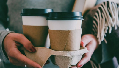 Τα... διέλυσε όλα - Δείτε πως πήγε να πάρει... έναν καφέ (photos)