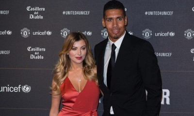 Ο Κρις Σμόλινγκ και η σύζυγός του ισχυρίζονται ότι είδαν... UFO! (pics)