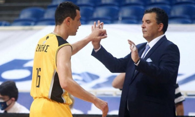 Αγγέλου: «Δεν έχουν γίνει συζητήσεις με την ΑΕΚ για το μέλλον μου»