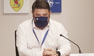 Επιστροφή μουσικής και απαγόρευση κυκλοφορίας από τη 1:30 - Τι αλλάζει, όσα ανακοίνωσε ο Χαρδαλιάς