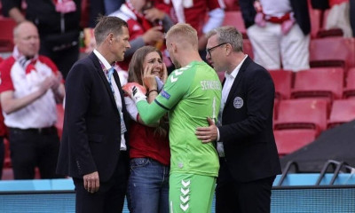 Κρίστιαν Έρικσεν: Συγκλονιστικές εικόνες με την γυναίκα του-Μπήκε στο γήπεδο και ξέσπασε σε κλάματα