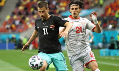 Euro 2020: Ξέφυγαν οι προκλητικοί οι Σκοπιανοί - Κασκόλ με το όνομα «Μακεδονία» στις εξέδρες