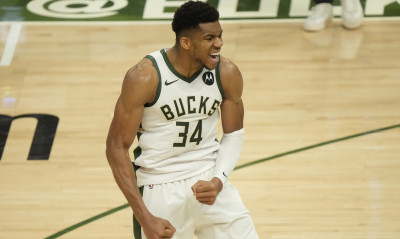 Γιάννης Αντετοκούνμπο: «Αγρίεψε» και οδήγησε τους Μπακς στο 2-2 κόντρα στους Νετς