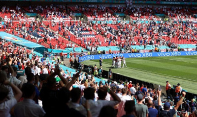 Euro 2020: Oπαδός έπεσε από τις εξέδρες στο Αγγλία-Κροατία και κινδυνεύει η ζωή του! (photos)