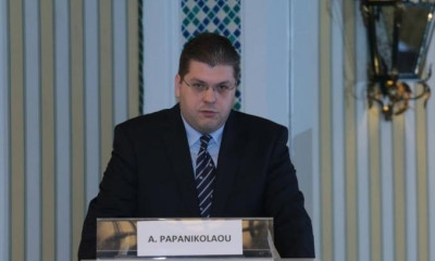 Παπανικολάου: Ζήτησε υποχρεωτική εγκατάσταση απινιδωτή σε κάθε γήπεδο