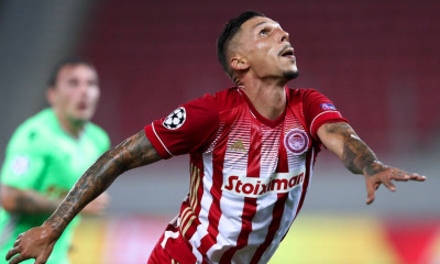 Ολυμπιακός: Η δυσαρέσκεια του Χολέμπας και η λύση για τα άκρα (photos)