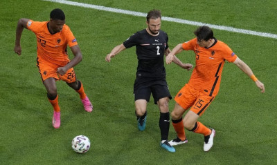 Euro 2020: Το VAR απέδωσε... ολλανδική δικαιοσύνη για το 1-0 (video)