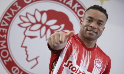 Ολυμπιακός: Στα «ερυθρόλευκα» και επίσημα ο Κουντέ (photos)