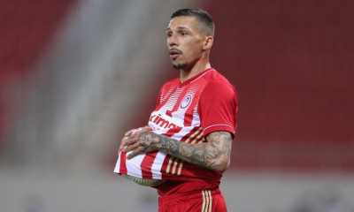 Ολυμπιακός: Παρελθόν ο Χολέμπας - Αναζήτηση για αριστερό μπακ (photos)