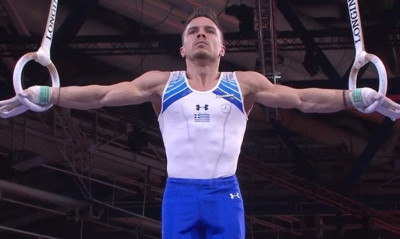 Λευτέρης Πετρούνιας: Τα δάκρυά του στον εθνικό ύμνο (photos+video)