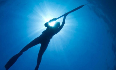 Πήγε για ψαροτούφεκο και έζησε τον απόλυτο τρόμο - Η ψύχραιμη αντίδραση του έσωσε τη ζωή