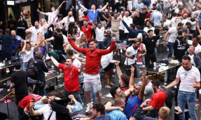 Euro 2020: Στο... πόδι όλη η Αγγλία - Έξαλλοι πανηγυρισμοί (photos+videos)