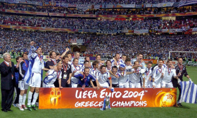 Σαν Σήμερα: Όταν η Ελλάδα σήκωνε στον «7ο ουρανό» το «τιμημένο» (photos+videos)