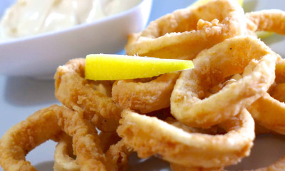 Παρήγγειλε καλαμαράκια και το μετάνιωσε - Δε φαντάζεστε τι της έβαλαν στο πιάτο