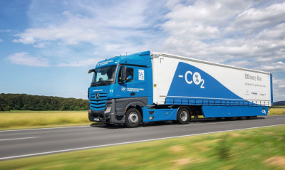 «Πάγωσαν» όταν ξεκίνησε το φορτηγό - Γυναίκα γλίτωσε από θαύμα