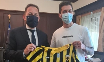 ΑΕΚ: Συνάντηση Κονέ με τον Στέλιο Πέτσα για τον κόσμο στα γήπεδα