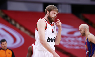 Ολυμπιακός: Αποδέσμευσε τον Χαραλαμπόπουλο