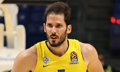 Όμρι Κάσπι: «Κρεμάει παπούτσια μετά από 16 χρόνια καριέρας»