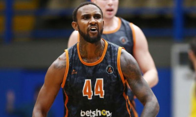 Περιστέρι: «Βόμβα» με Ίαν Μίλερ