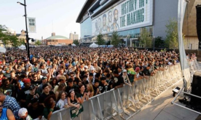 Μιλγουόκι Μπακς: Με 65.000 «συμμάχους» ο Γιάννης Αντετοκούνμπο πάει για το «δαχτυλίδι»