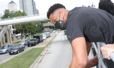 Γιάννης Αντετοκούνμπο: Live streaming η παρέλαση των πρωταθλητών του NBA Μιλγουόκι Μπακς