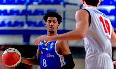 Λαύριο: Ο Σερέλης κοιτάζει τον Τζόρνταν Φλόιντ!