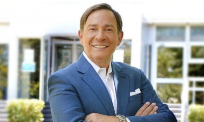 Τέλος από την ΕΡΤ ο Δημοσθένης Καρμοίρης για ρατσιστικό σχόλιο