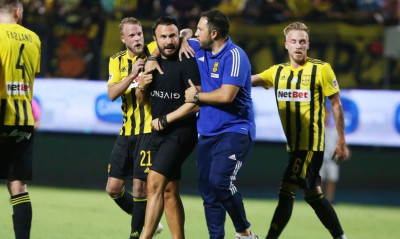 Άρης-Αστάνα: «Ντου» Καρυπίδη στον διαιτητή για πέναλτι που δεν δόθηκε (video)