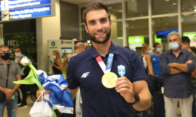 Ολυμπιακοί Αγώνες: Αποθέωση για τον «χρυσό» Ολυμπιονίκη Στέφανο Ντούσκο (photos+video)