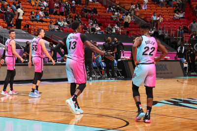 Μαϊάμι Χιτ: Μεταγραφές... φωτιά με Λάουρι και Τάκερ