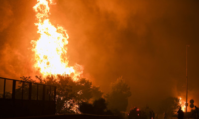 Η Ελλάδα στις φλόγες - Εφιαλτική νύχτα σε Αττική, Εύβοια και Ηλεία - Όλες οι εξελίξεις